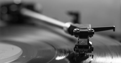 black vinyl record