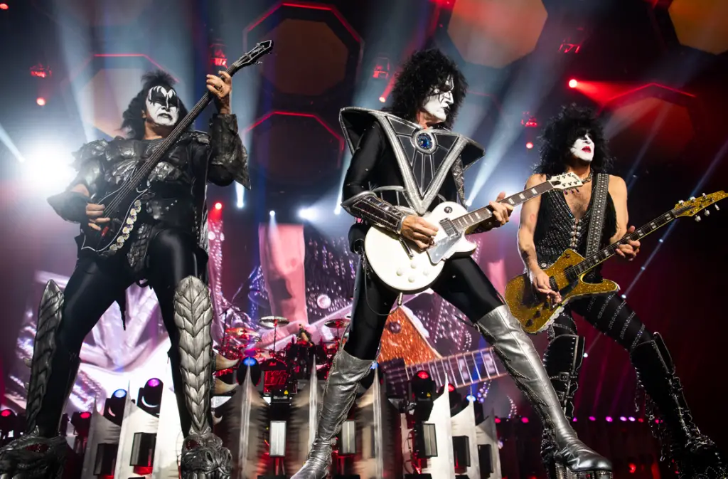 kiss calgary