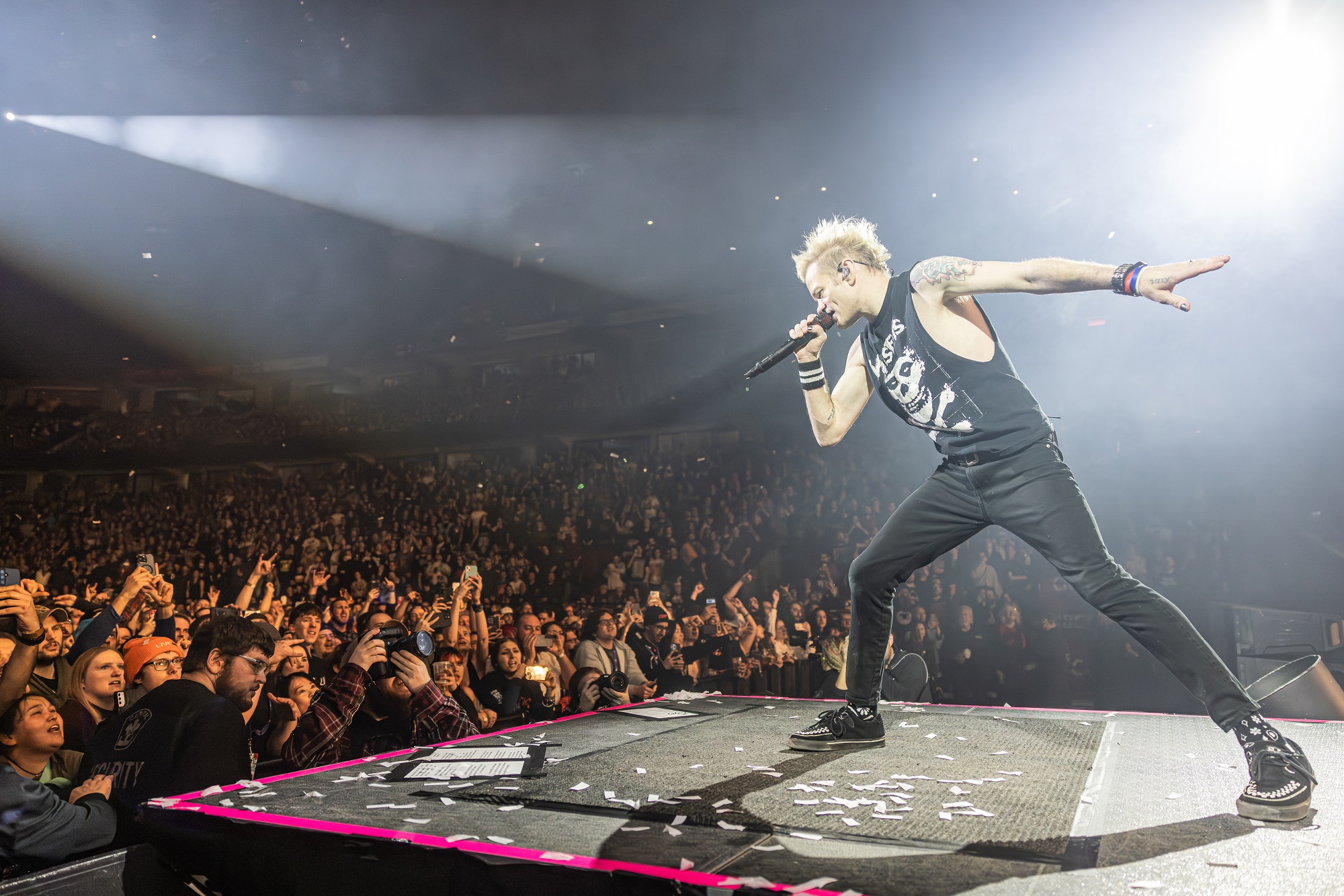 バンドスコアREACTION YOU HATE A PARTY... SO バンドスコアREACTION YOU HATE A PARTY SO reacting to the PARTY