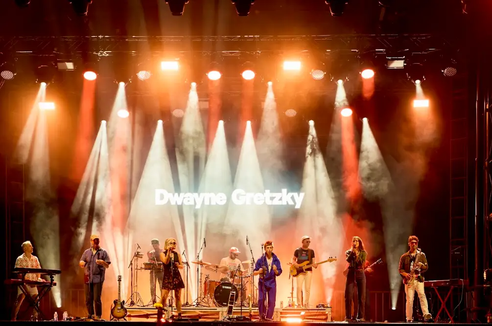 Still more photos and reviews from Ottawa Bluesfest 2025: Dwanye Gretzky and Los Bitchos