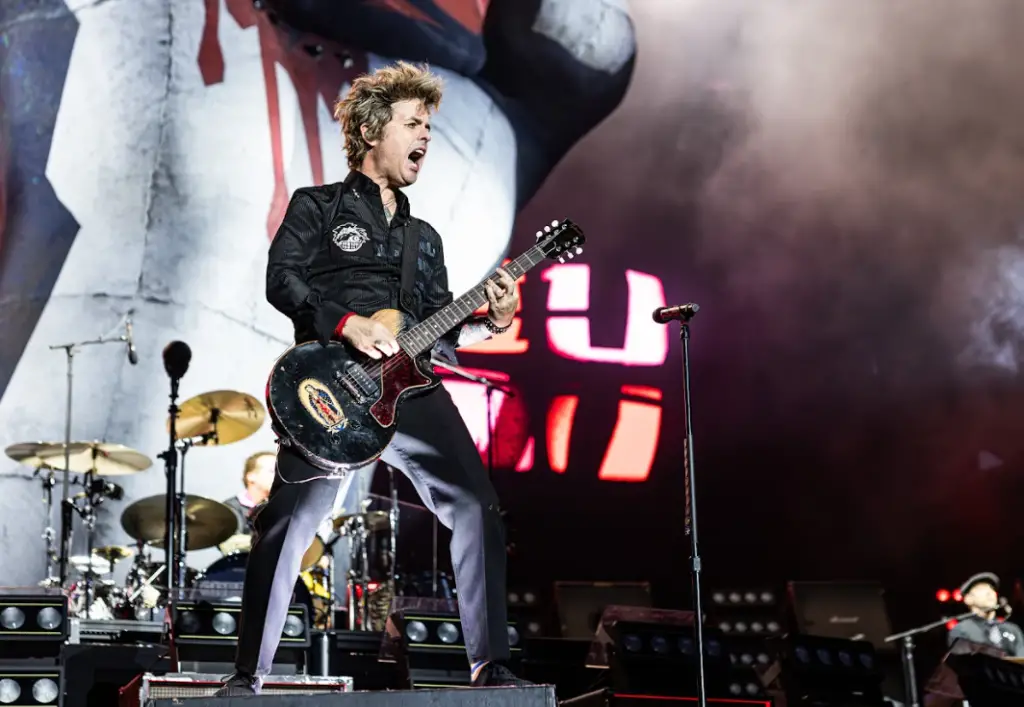 Even MORE pictures and reviews from Ottawa Bluesfest 2025: Green Day, Les Shirley, and The Linda Lindas